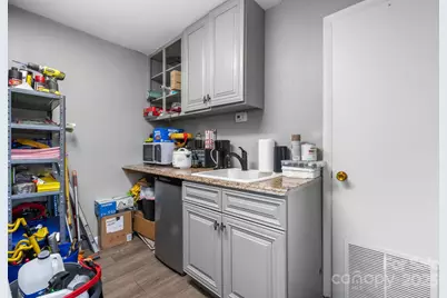 121 13th Street SW, Hickory, NC 28602 - Photo 11