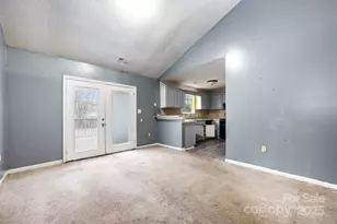 5902 Tynwald Ln, Charlotte, NC 28227 - Photo 9