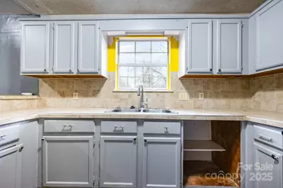 5902 Tynwald Lane, Charlotte, NC 28227 - Photo 11