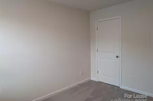 9043 Lowfalls Ln, Charlotte, NC 28216 - Photo 21