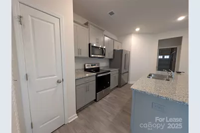 9043 Lowfalls Lane, Charlotte, NC 28216 - Photo 5