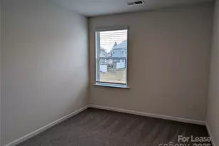 9043 Lowfalls Ln, Charlotte, NC 28216 - Photo 17