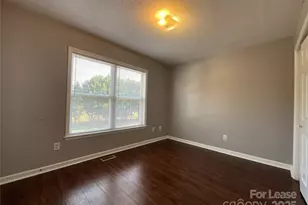 206 W 15th St, Newton, NC 28658 - Photo 11