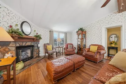 2010 Old Dragstrip Street, Hickory, NC 28601 - Photo 7