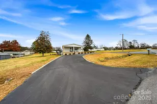 2010 Old Dragstrip St, Hickory, NC 28601 - Photo 33