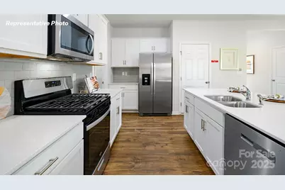 5027 Shallow Brook Drive, Charlotte, NC 28215 - Photo 7