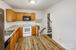 7029 Yorktowne Dr, Charlotte, NC 28226 - Photo 7