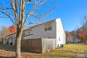 5305 Magnolia Tree Ln, Charlotte, NC 28215 - Photo 13