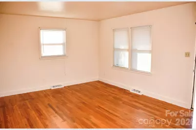 1121 Grovewood Drive, Charlotte, NC 28208 - Photo 3