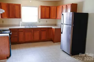 1121 Grovewood Dr, Charlotte, NC 28208 - Photo 9