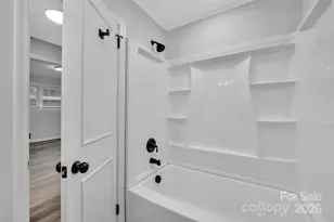 915 Crestmere St, Charlotte, NC 28208 - Photo 19