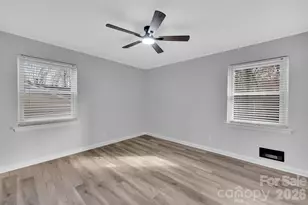 915 Crestmere St, Charlotte, NC 28208 - Photo 23