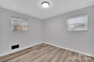 915 Crestmere St, Charlotte, NC 28208 - Photo 23