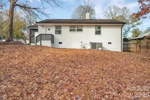 915 Crestmere St, Charlotte, NC 28208 - Photo 29