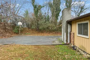 1126 Old US 70 Hwy W, Black Mountain, NC 28711 - Photo 23