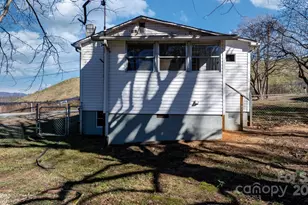 926 Fairview Dr SW, Lenoir, NC 28645 - Photo 5