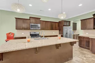 111 Trick Ski Ln, Statesville, NC 28677 - Photo 9