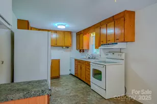 531 Bryson Rd, Candler, NC 28715 - Photo 27