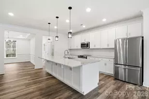 10223 Glenmere Crk Cir, Charlotte, NC 28262 - Photo 9