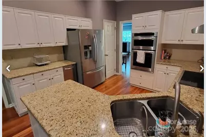8711 Piccone Brook Lane, Charlotte, NC 28216 - Photo 3
