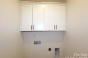 12101 Avienmore Dr, Charlotte, NC 28278 - Photo 7