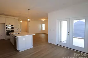 12121 Avienmore Dr, Charlotte, NC 28278 - Photo 3