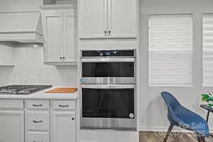 3252 Cheyney Park Dr, Charlotte, NC 28269 - Photo 27