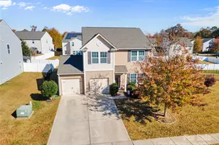 374 Moses Rhyne Dr, Mount Holly, NC 28120 - Photo 1