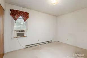 21 W Chapel Rd, Asheville, NC 28803 - Photo 13