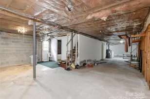 21 W Chapel Rd, Asheville, NC 28803 - Photo 17