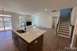 1367 Knob Crk Dr, Gastonia, NC 28054 - Photo 9