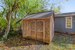 813 E 35th St, Charlotte, NC 28205 - Photo 31