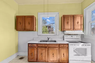 1011 Ashe Avenue NW, Lenoir, NC 28645 - Photo 17