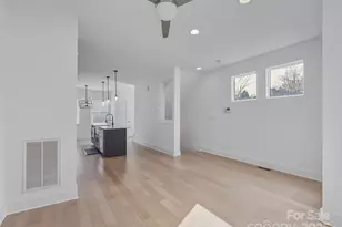 2009 Hamorton Pl, Charlotte, NC 28205 - Photo 7