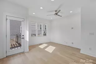 2009 Hamorton Pl, Charlotte, NC 28205 - Photo 5