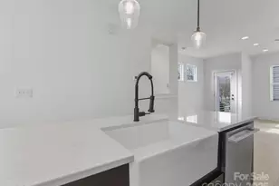 2009 Hamorton Pl, Charlotte, NC 28205 - Photo 11