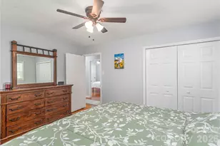 65 Lakeview St, Clyde, NC 28721 - Photo 11