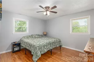 65 Lakeview St, Clyde, NC 28721 - Photo 9