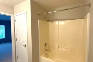 1323 Winding Branch Ct, Charlotte, NC 28216 - Photo 9