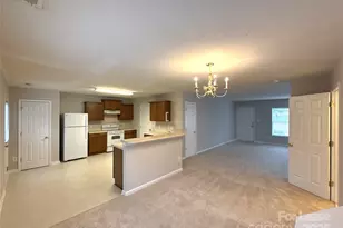 1323 Winding Branch Ct, Charlotte, NC 28216 - Photo 5