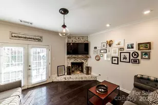 520 N Poplar St, Charlotte, NC 28202 - Photo 5