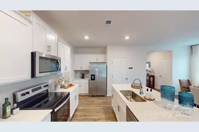 1101 37th Avenue Lane NE, Hickory, NC 28601 - Photo 5