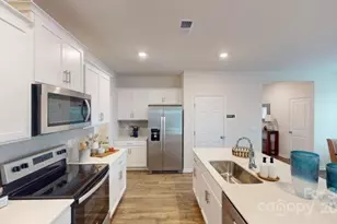 1101 37th Ave Lane NE, Hickory, NC 28601 - Photo 5