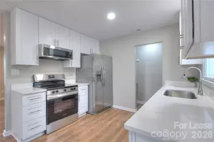 700 Sharon Dr, Waxhaw, NC 28173 - Photo 1