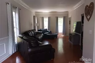 12702 Landing Green Dr, Charlotte, NC 28277 - Photo 5