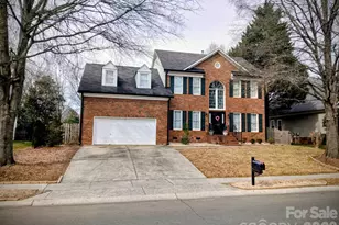 12702 Landing Green Dr, Charlotte, NC 28277 - Photo 3