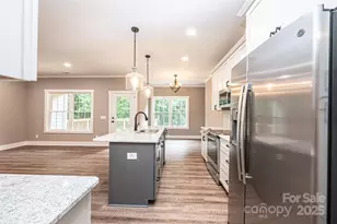 402 Scarlett Oak Ct NE, Lenoir, NC 28645 - Photo 9