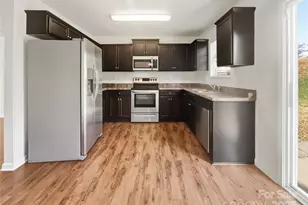 1024 Cassidy Dr, Gastonia, NC 28054 - Photo 3