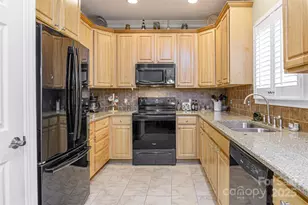 815 W Pointe Dr, Asheville, NC 28806 - Photo 9