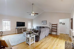 2999 Weatherfield Dr, Lincolnton, NC 28092 - Photo 5